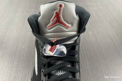 Black Stylish 567 845035-003 Retro Jordan Metallic 5 0913